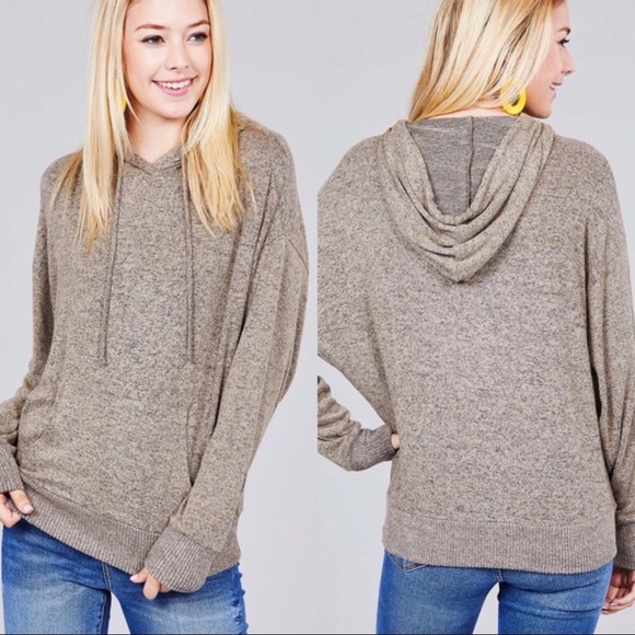 Tops - 🌟Women’s marbled knit hoodie🌟size L